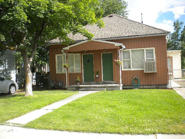 2nd image of 444 E Woodland Ave #444