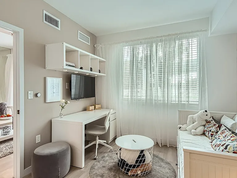 15350 SW 136th St - Web Quality - 011 - 13 Model Bedroom