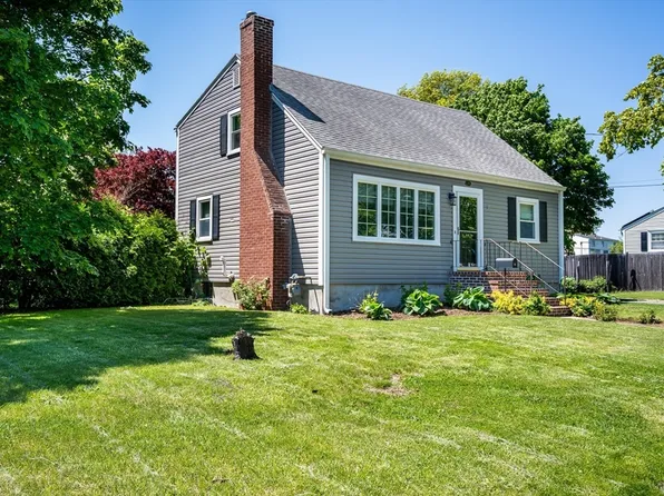 55 Huggins Rd, Rockland, MA 02370