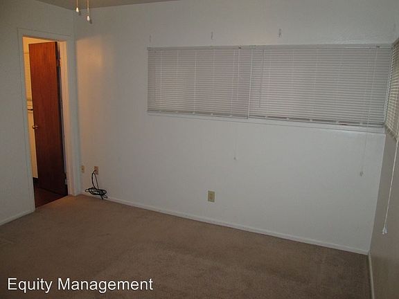 2nd image of 2428 Amberly St