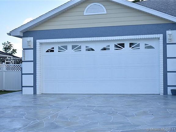2nd image of 6884 Bronte Cir