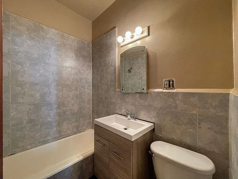 1116 Yout St — Photo 9