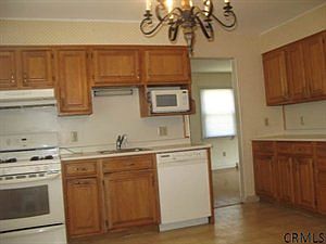 4th image of 14 Danielwood Dr