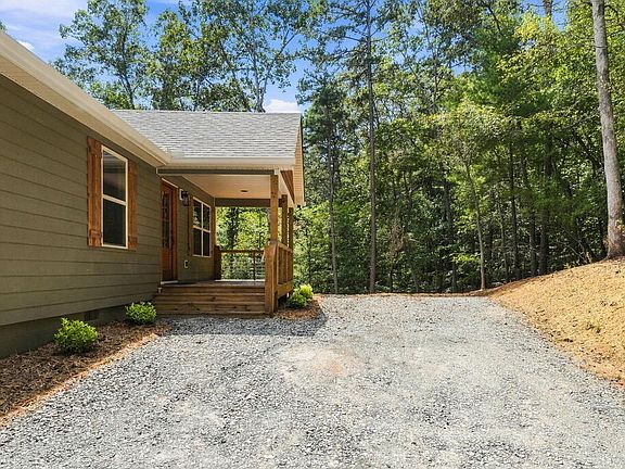 3rd image of 178 Spalding Cir