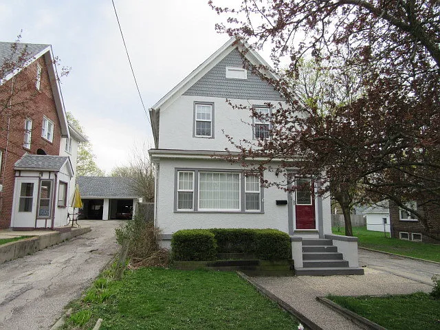 862 Deerfield Rd photo 1