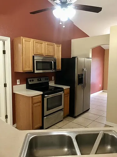 18359 Avon Ave Photo 1