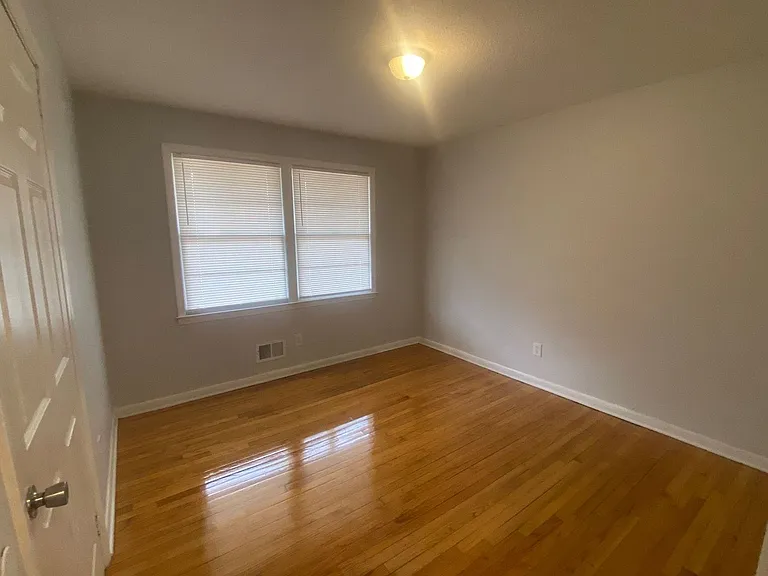 221 Ramblewood Dr — Photo 12