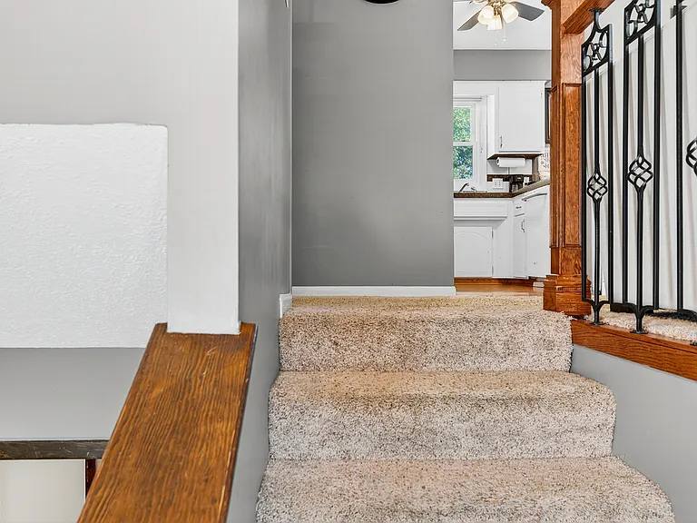2111 N 141st Ave — Photo 31