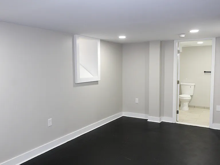 Campus Apartments — Photo 21