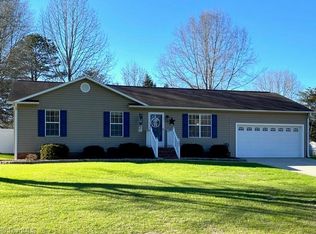 289 Millstone Dr, Lexington, NC 27295