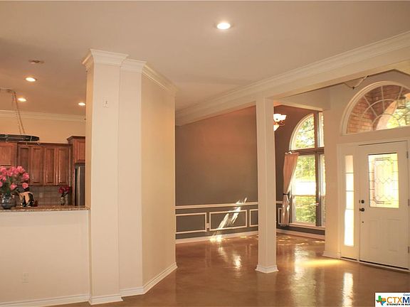 2nd image of 5 Holly Oaks Dr