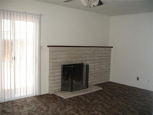 4th image of 734 W Saginaw Way
