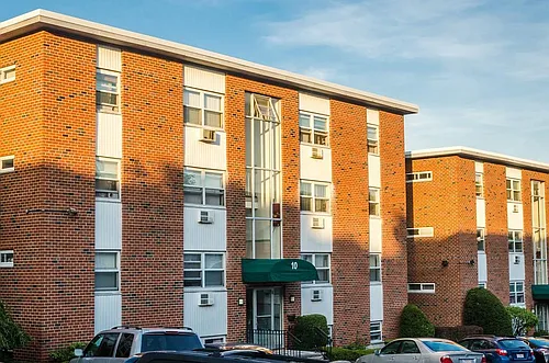 10 Commonwealth Ct #2 Photo 1