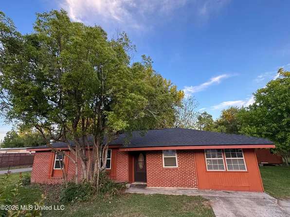 401 3rd St, Bay Saint Louis, MS 39520