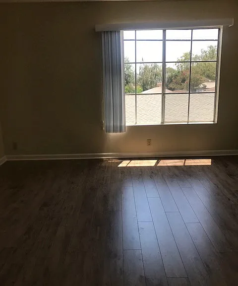2908 W Victory Blvd E #E — Photo 8