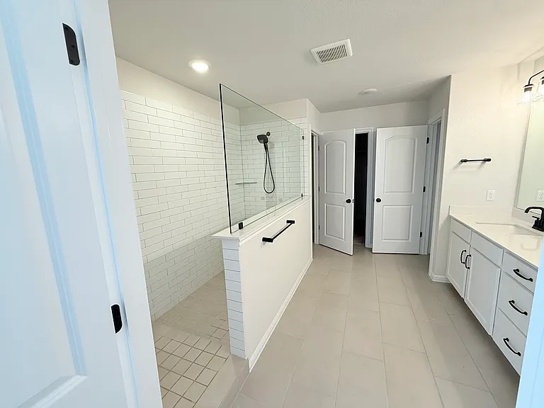 212 Swinging H Ln — Photo 23