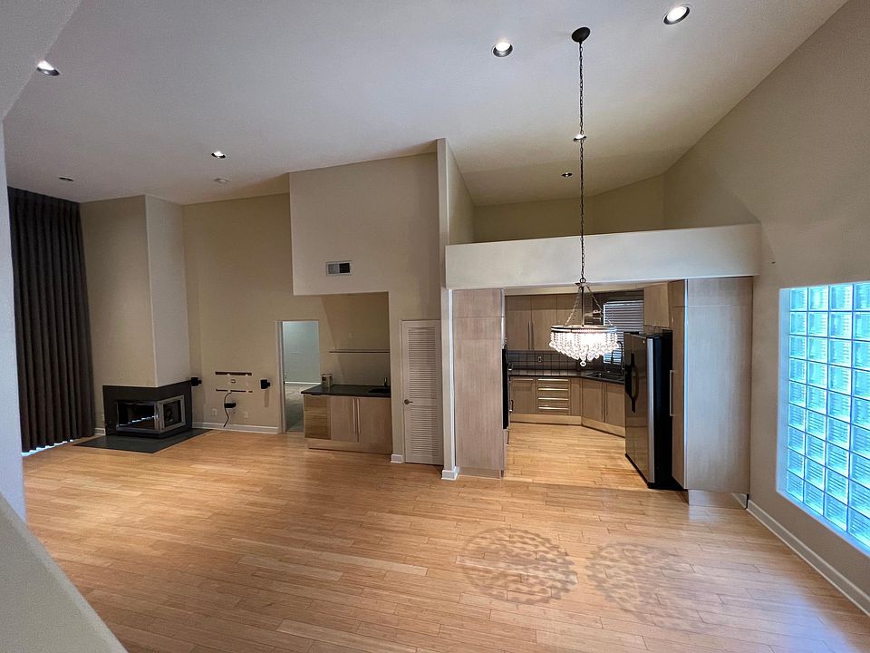 1st image of 390 S Sepulveda Blvd APT 307