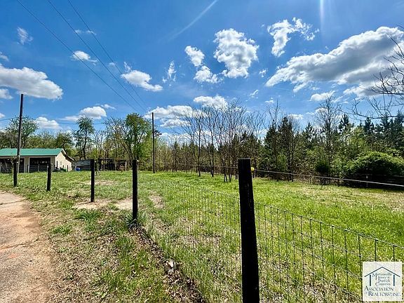 3rd image of 745 Giles Rd