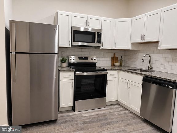 4th image of 1219 W Butler St #2