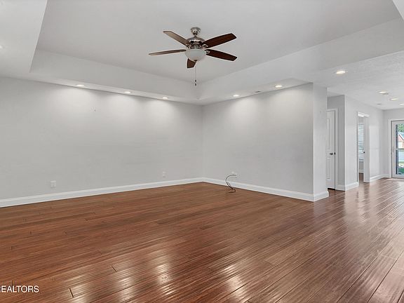5th image of 2563 Keeneland Dr