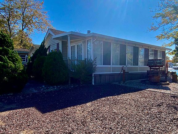 5th image of 80 N Lake Dr