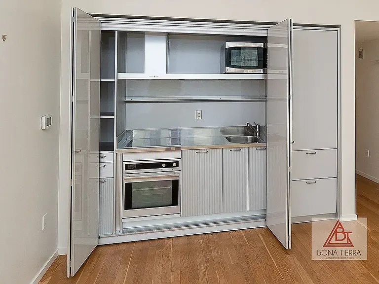 18 W 48th St #23D — Photo 3