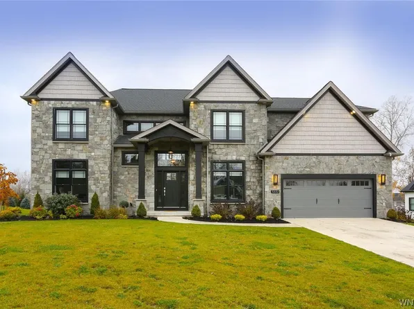 5332 Glenview Dr, Clarence, NY 14031