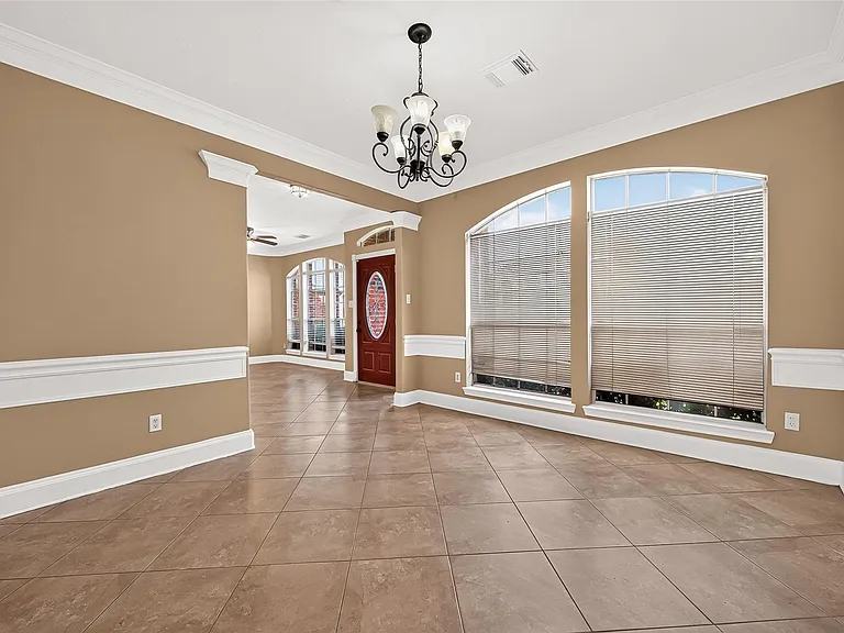 4011 Alexis Cir — Photo 13