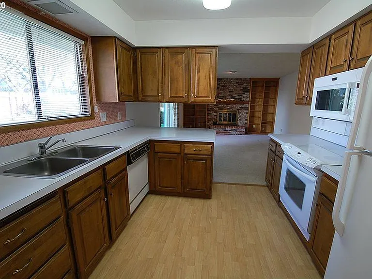 3765 SW 3rd St — Photo 7