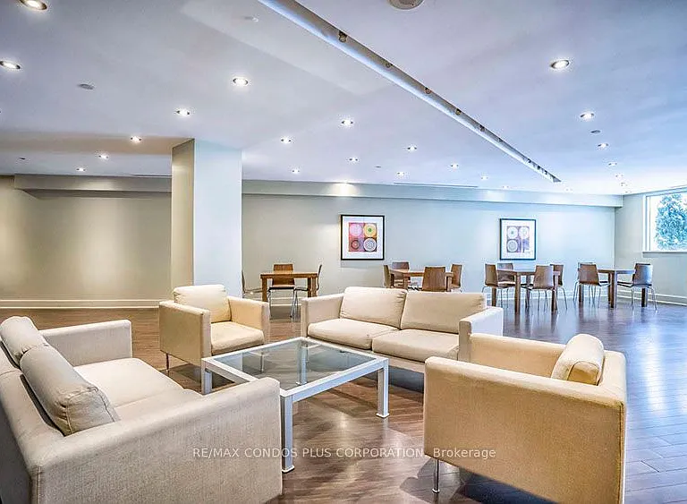 218 Queens Quay W #1211 — Photo 3