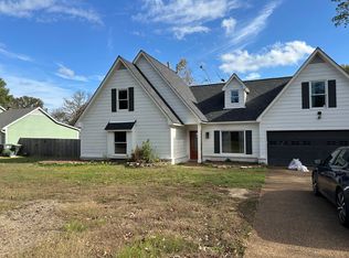 1064 Moorefield Rd, Collierville, TN 38017