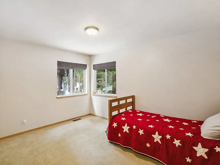 10694 Laurelwood Dr — Photo 10