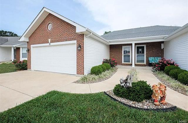 1st image of 31 Schulze Dr
