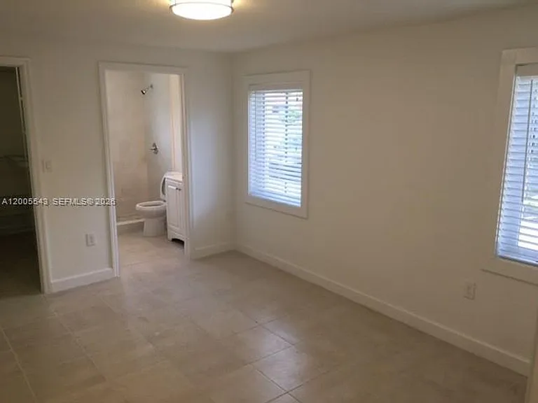 805 NE 138th St #805 — Photo 14