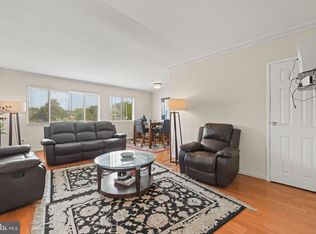 3701 5th St S APT 406, Arlington, VA 22204