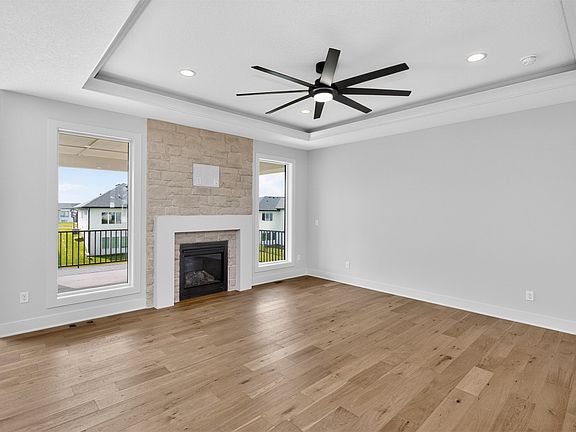 5th image of 18048 Tanglewood Dr