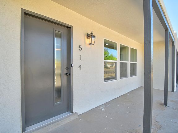 2nd image of 514 Villa Verde Dr SE