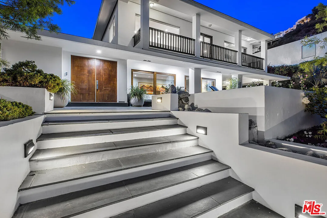 6 bed, 8.5 bath, 5755 sqft, $27,000 — Photo 4