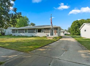 904 Forest Cir, Fond Du Lac, WI 54935