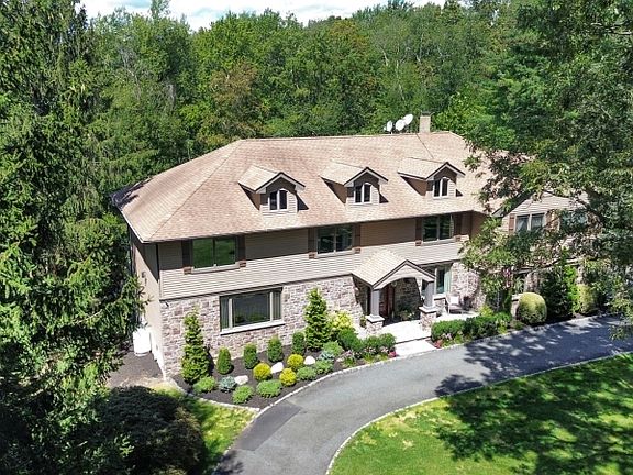 3rd image of 7 Arden Rd