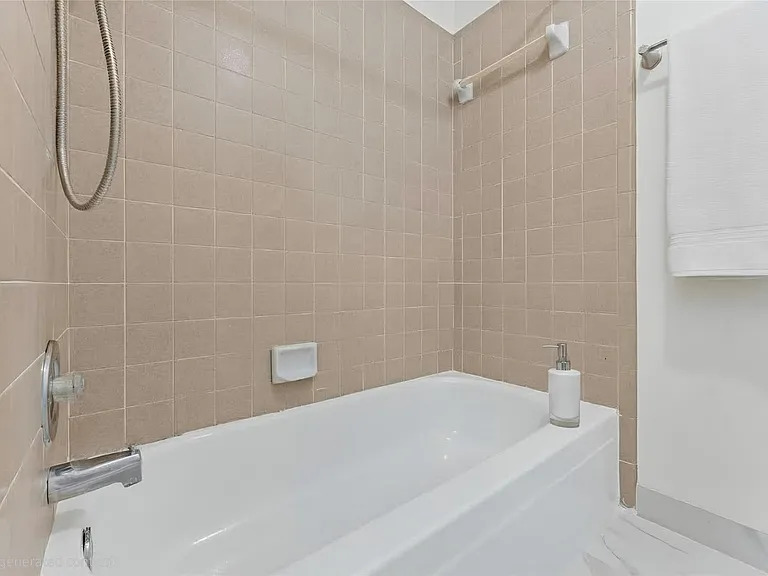 110 Shadow Wood Dr — Photo 22