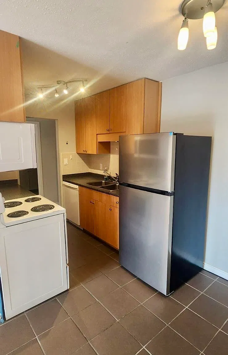1 bed, 710 sqft, $1,700 — Photo 2