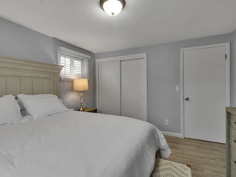 67 Crandon Blvd — Photo 8
