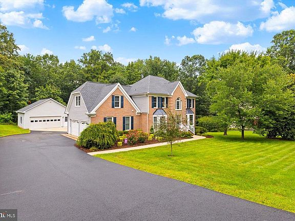 5th image of 4005 Longwood Dr