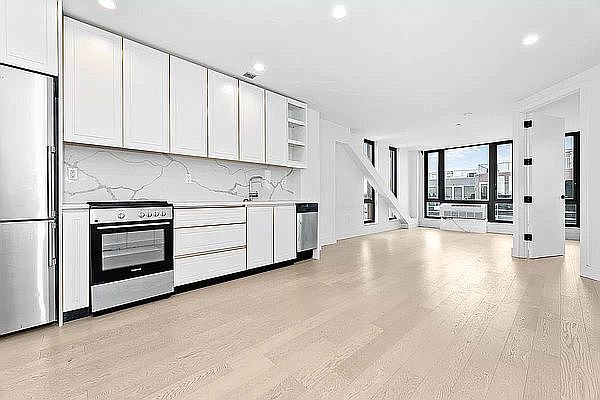 1st image of 557 4th Ave #1201