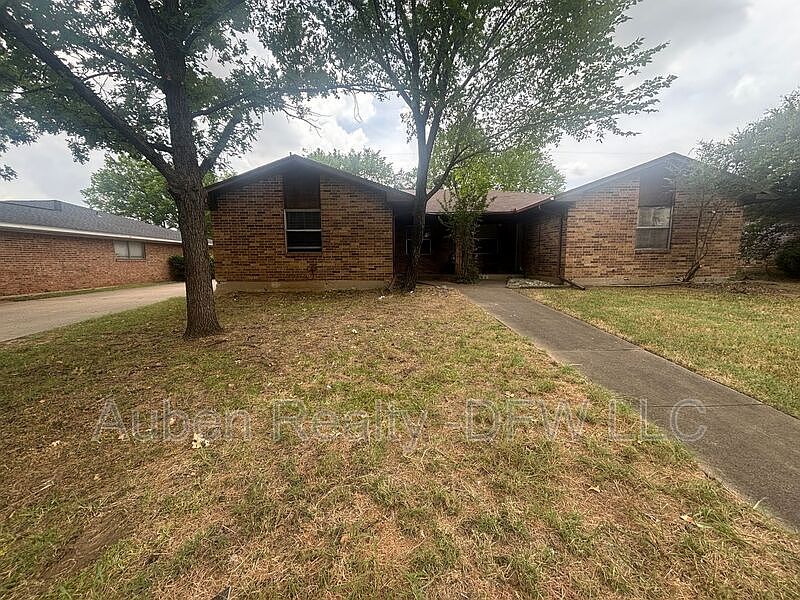 1st image of 1510 Blackwell Dr