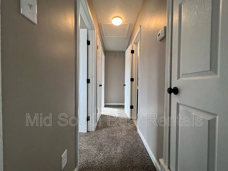 624 Frayser Dr — Photo 2