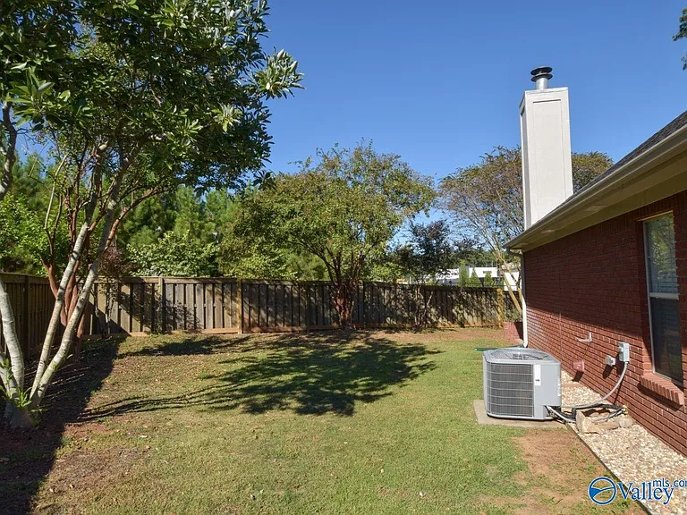 118 Canterbury Dr — Photo 19