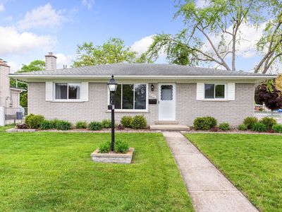 9051 Pere Ave, Livonia, MI, 48150