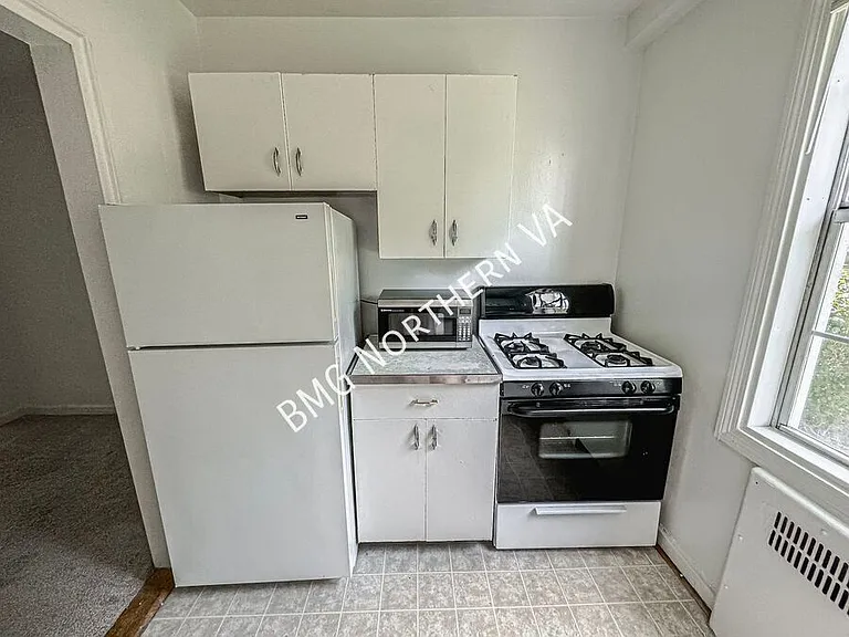 214 N George Mason Dr #1 — Photo 8